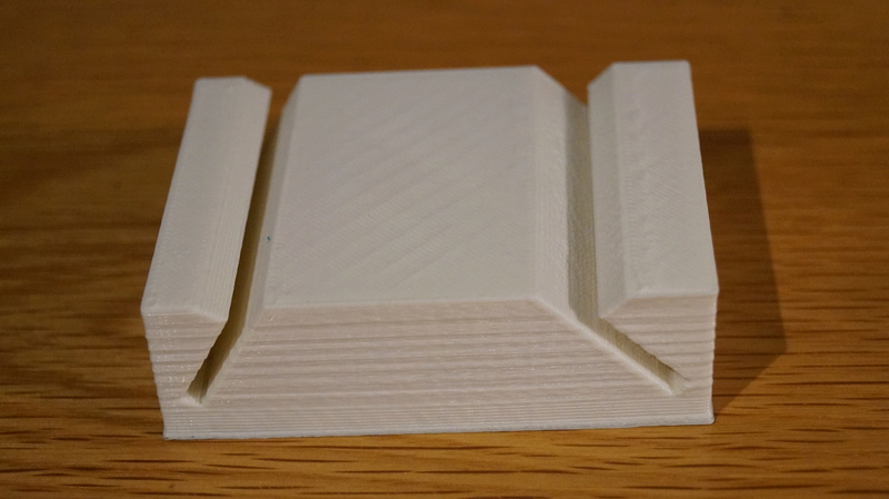 Ein Ständer für Tablets aus dem 3D-Drucker von guennie Dsc08919