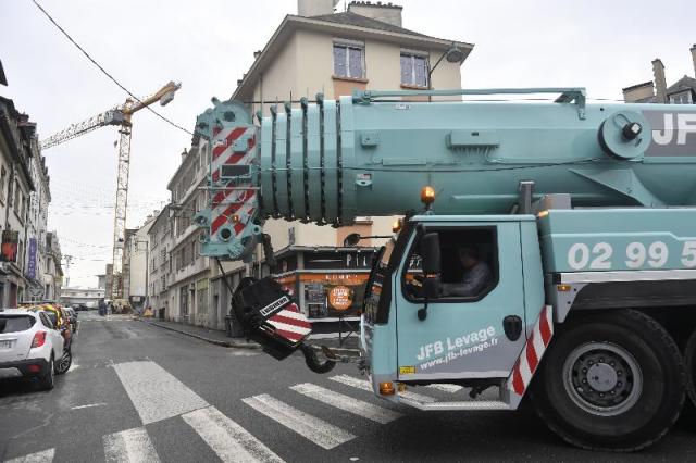 Les grues de JFB Levage (France) Grue-i11