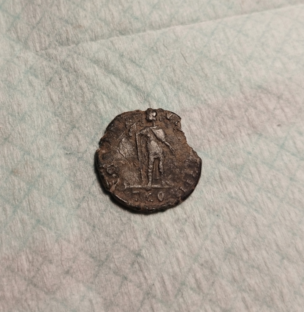 Monnaie romaine à identifier 1/5 Img_2018