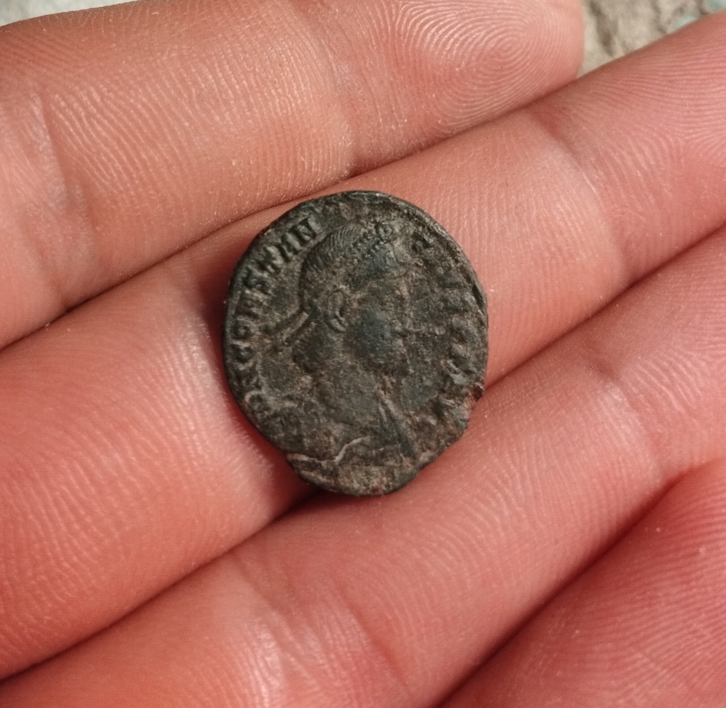 Monnaie romaine à identifier 2/5 Img_2021