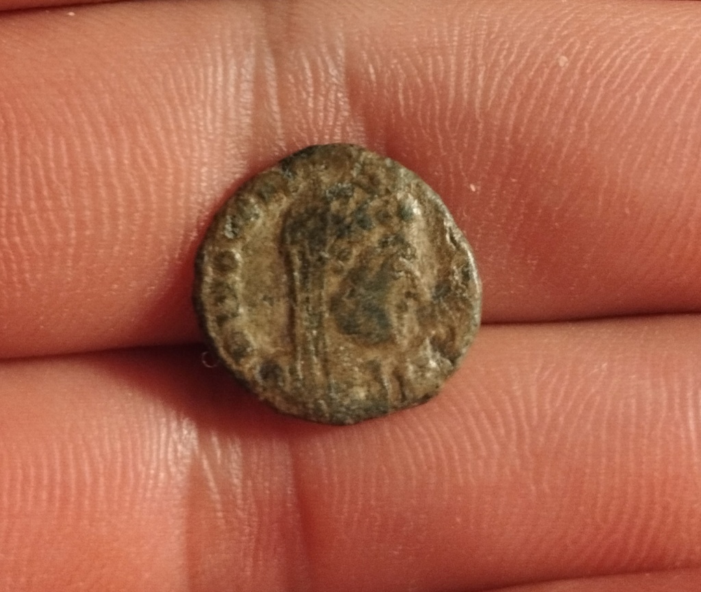 Monnaie romaine à identifier 5/5 Img_2026