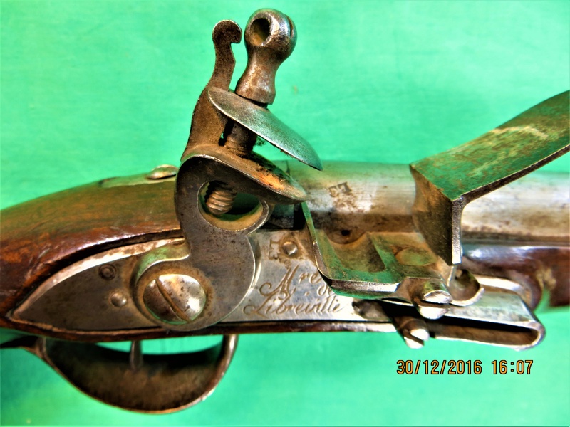 1763 - Pistolet Manufacture de Libreville  - Page 2 Img_5141