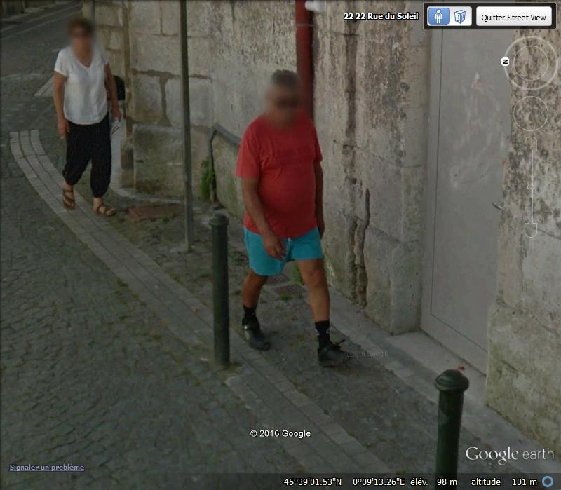 STREET VIEW : les gens en chaussettes noires ! - Page 22 H10
