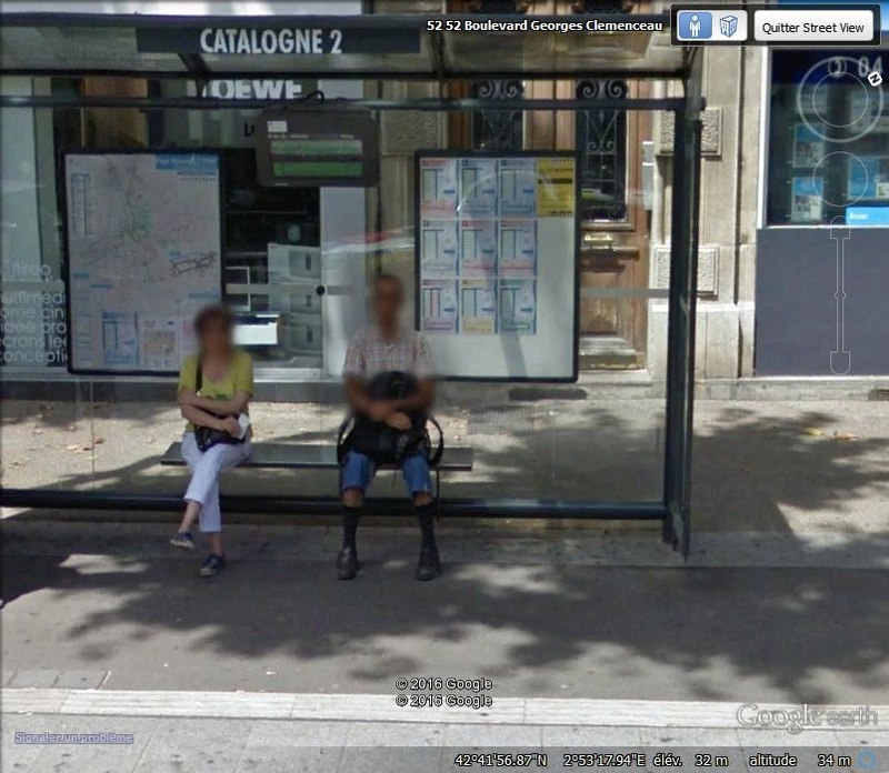 STREET VIEW : les gens en chaussettes noires ! - Page 22 M10