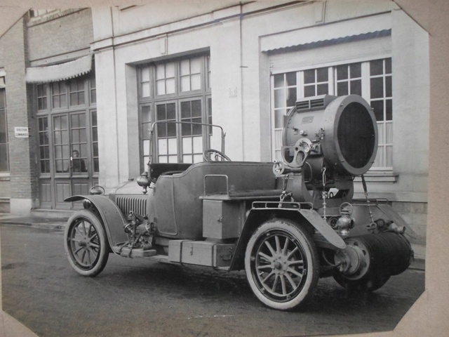 VEHICULES 14 18  voiture photo-électrique, auto-projecteur  Album114