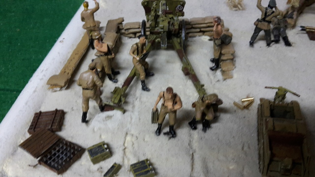 Batterie mixte : obusier FH18 et PAK40 Afrika corps 1942 au 1/72 03-02_12