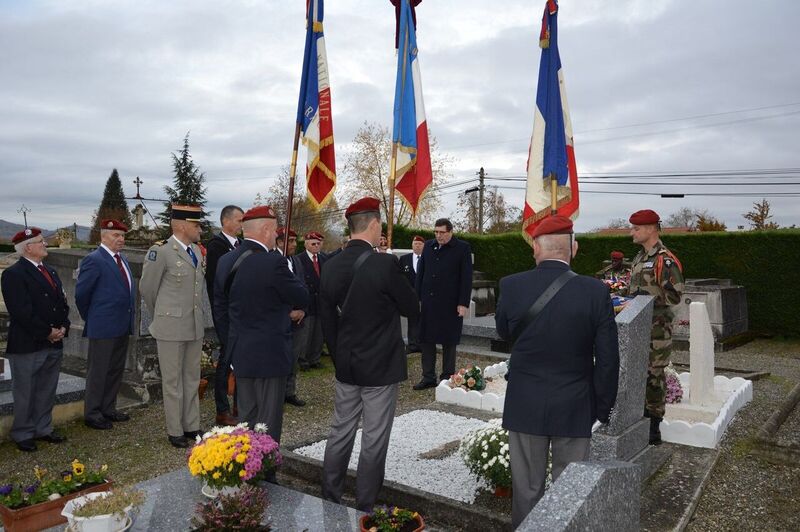 Le 1er R.C.P. rend hommage à un de leur chef de corps prestigieux Cimeti10