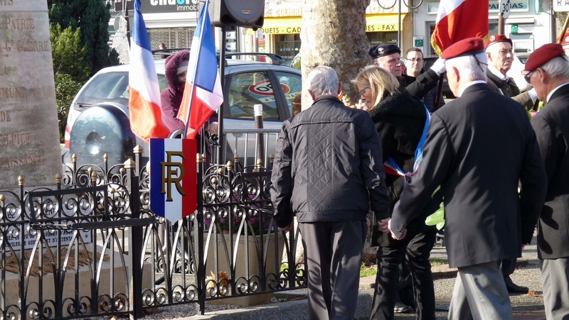 cérémonie consacrée à cet événement le dimanche 4 décembre à Saint Sulpice La Pointe(81) ou était basé le G.I.du 9ème R.C.P. P1080731