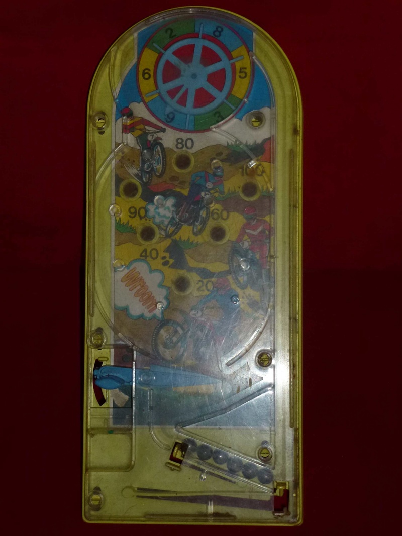 Piccolo flipper in plastica P1020118
