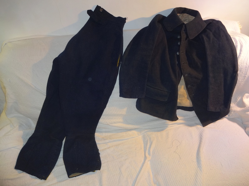 2 ensembles vareuse pantalon chasseur alpin Dsc02211