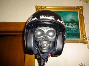 support de casque h-skull et autres supports muraux Dsc02113