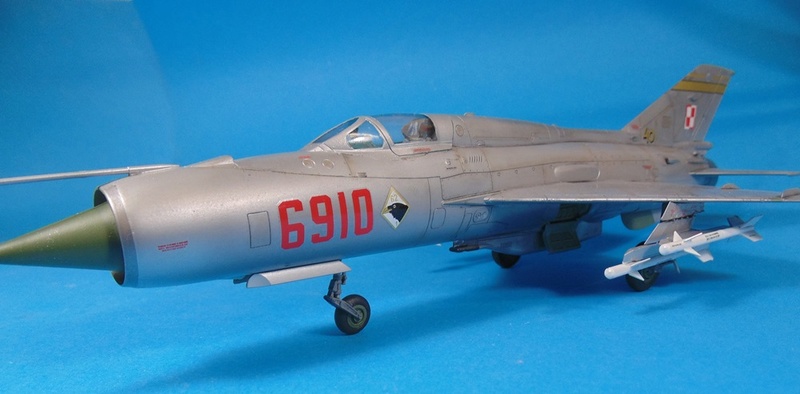 MIG 21 PFM  1.48 eduard  Dsc03747