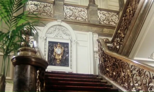 L'horloge du Grand escalier = palais des Tuileries ? - Page 2 Vlcsna13