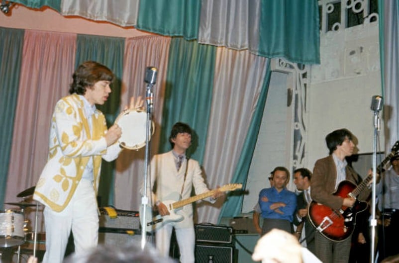 01.07.1966 à The Steel Pier's Marine Ballroom d' Atlantic City.  11_12_17