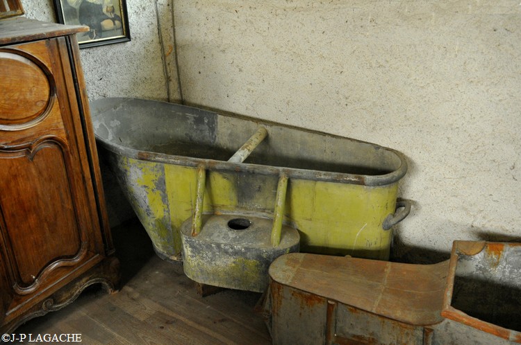 Baignoires, mobilier et objets de toilette au XVIIIe siècle Musee-10