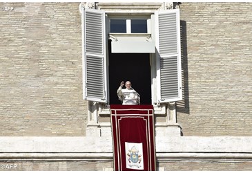 Angélus du Pape : "Se convertir pour s'ouvrir au Royaume de Dieu"   Au_bal10