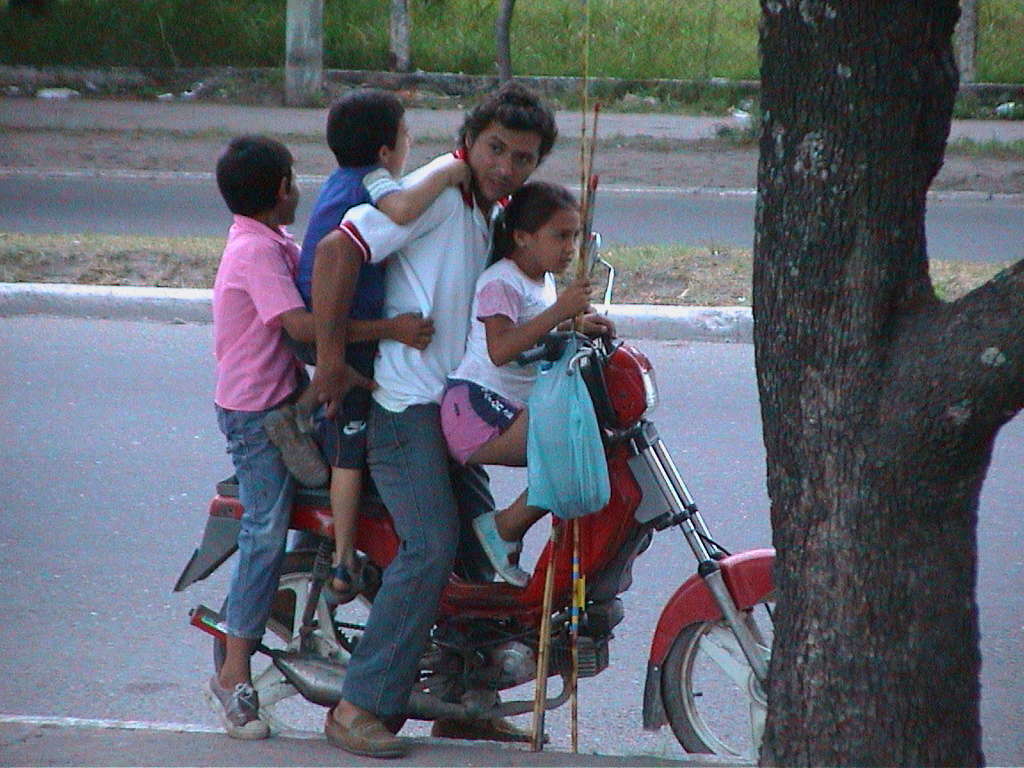 Hors Thème de Janvier 2017 "MOYEN(S) DE TRANSPORT" - Page 3 Dsc00110