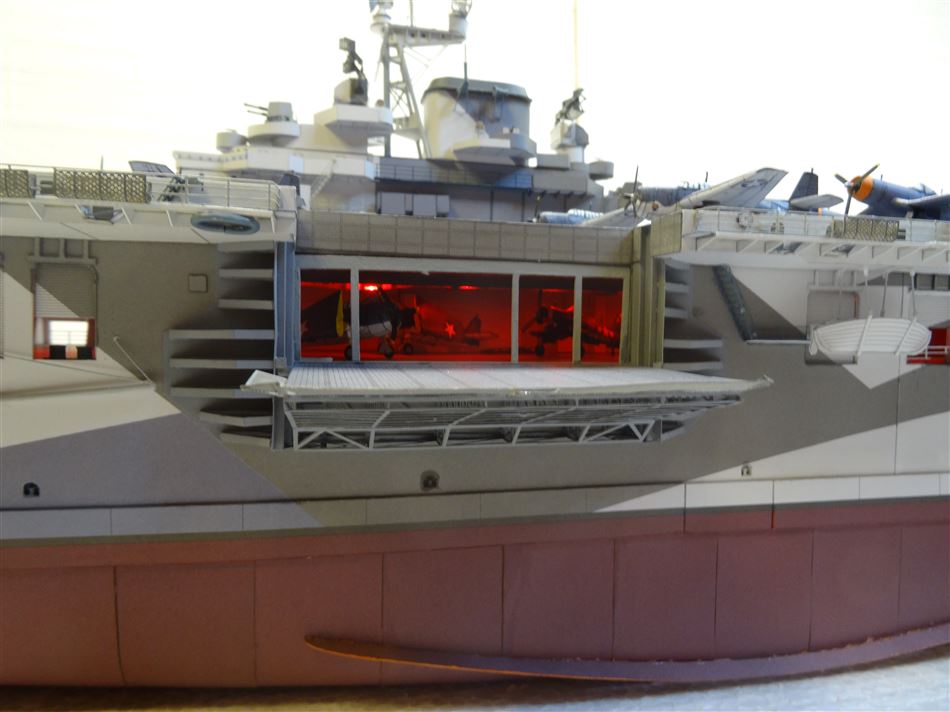 Galerie USS Ticonderoga CV-14/ 1:200 Angraf gebaut von Uwe Grawunder Dsc04327