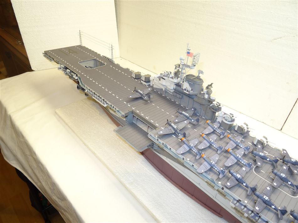 Galerie USS Ticonderoga CV-14/ 1:200 Angraf gebaut von Uwe Grawunder Dsc04337