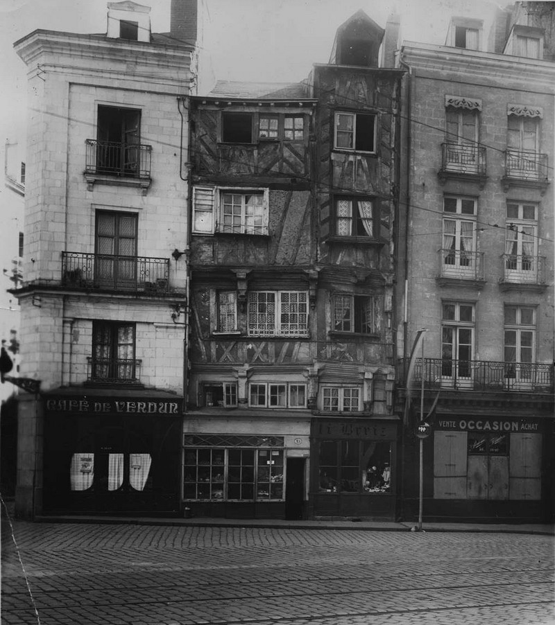 MAISON PITTORESQUE DU XIV EME SIECLE Rue-de11