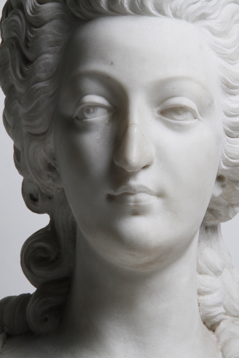 Collection bustes de Marie Antoinette - Page 5 14846611