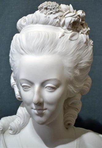 Collection bustes de Marie Antoinette - Page 5 16560110