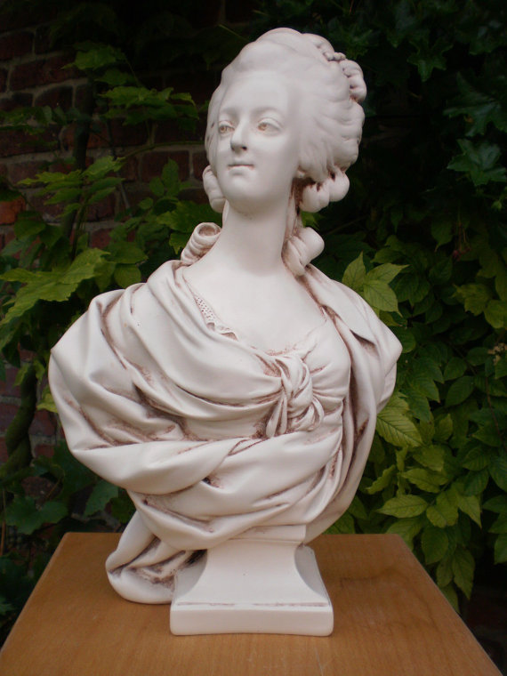 Collection bustes de Marie Antoinette - Page 5 Il_57010