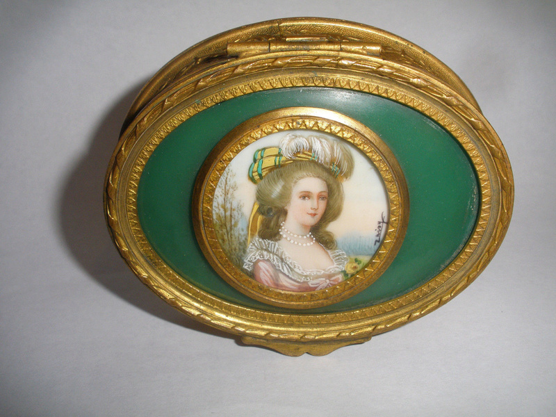 Collection : Marie-Antoinette sur porcelaine - Page 2 S-l16014