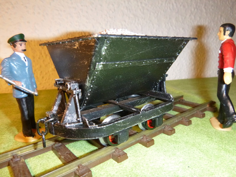 Binnie Engineering (GB) , 32mm Wagons, Loren ca. 1:19 P1030210
