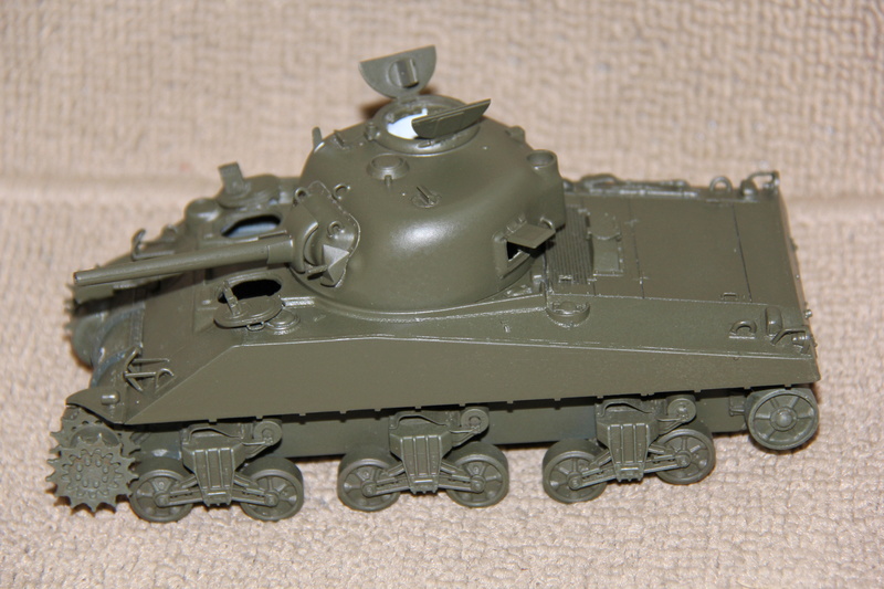 Sherman ( s ) 1/35 N°2 le M4A4 déco - Page 2 00415