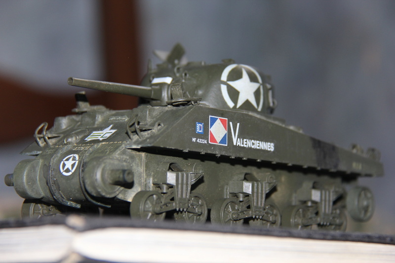 Sherman ( s ) 1/35 N°2 le M4A4 déco  - Page 2 01513