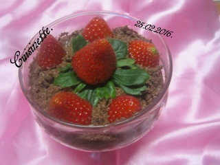 Coupe aux fraises mousse chocolatée. 10417610