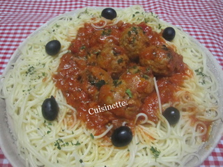 Spaghettis à la bolognaise aux boulettes de bœuf. Img_3915