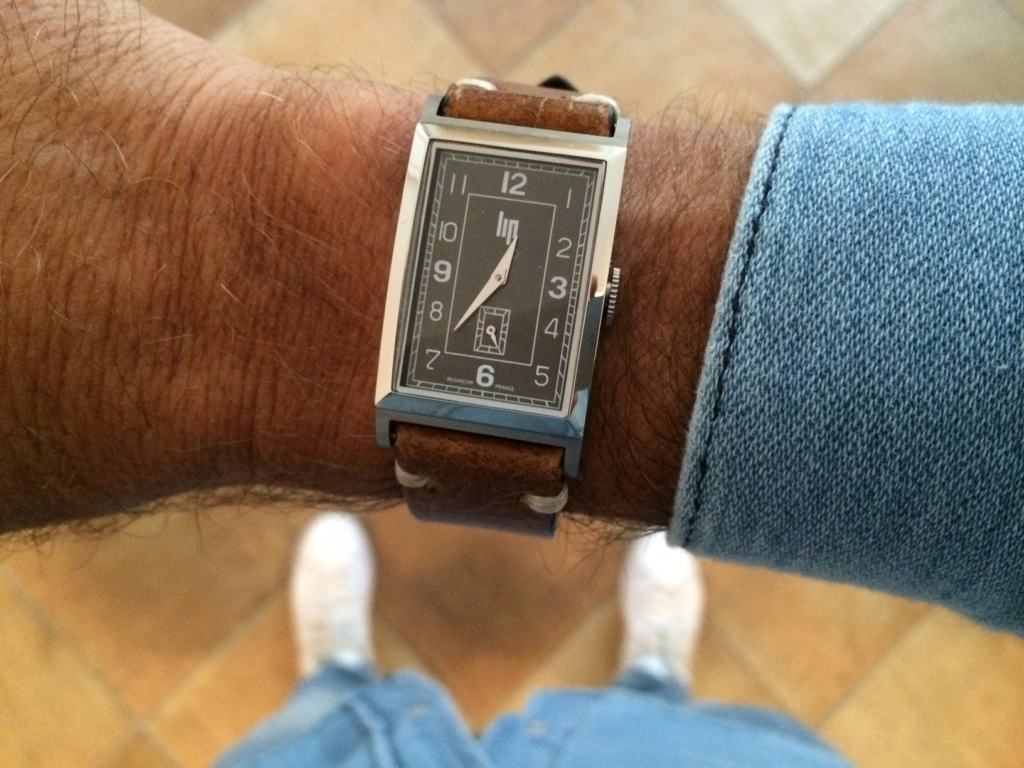 Montre rectangulaire 4e55f210