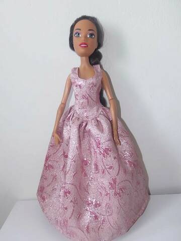 Une Barbie pour Noël - 43 cm articulée