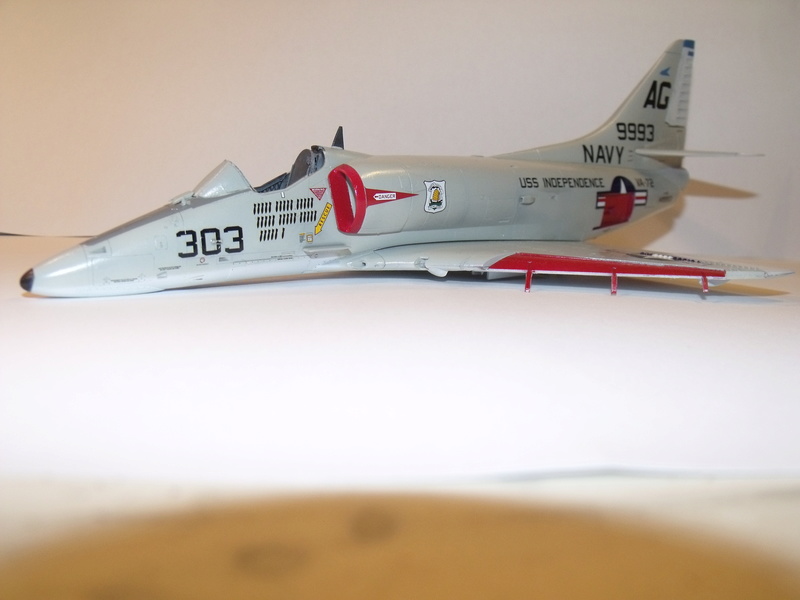 A-4 E Skyhawk - 1/ 48° Pont d'envol fait - Avion fini - accessoires de pont en confection. - Page 2 Dscf6821
