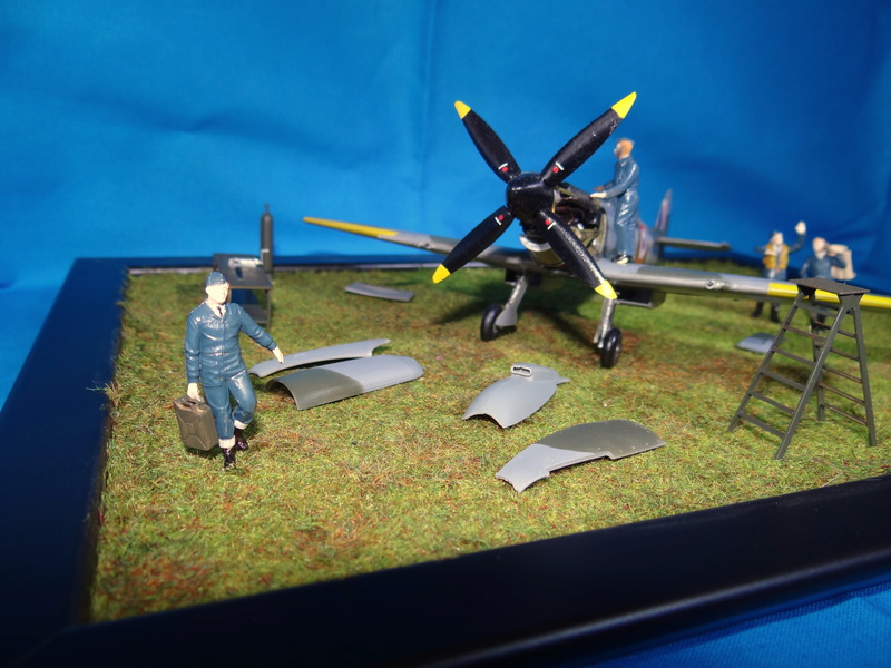 Supermarine Spitfire Mk XVI revell (ICM) diorama Modele14