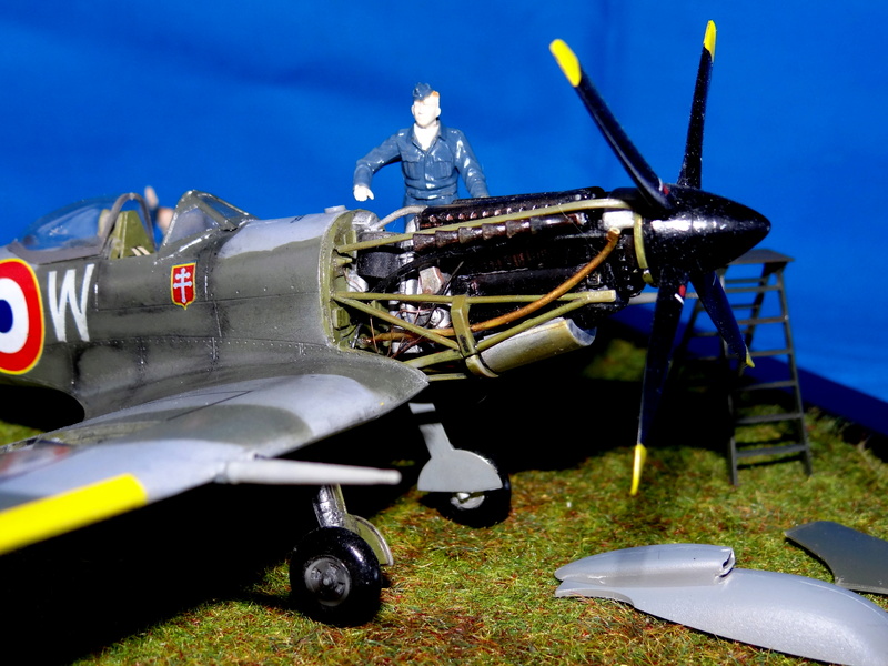 Supermarine Spitfire Mk XVI revell (ICM) diorama Modele20