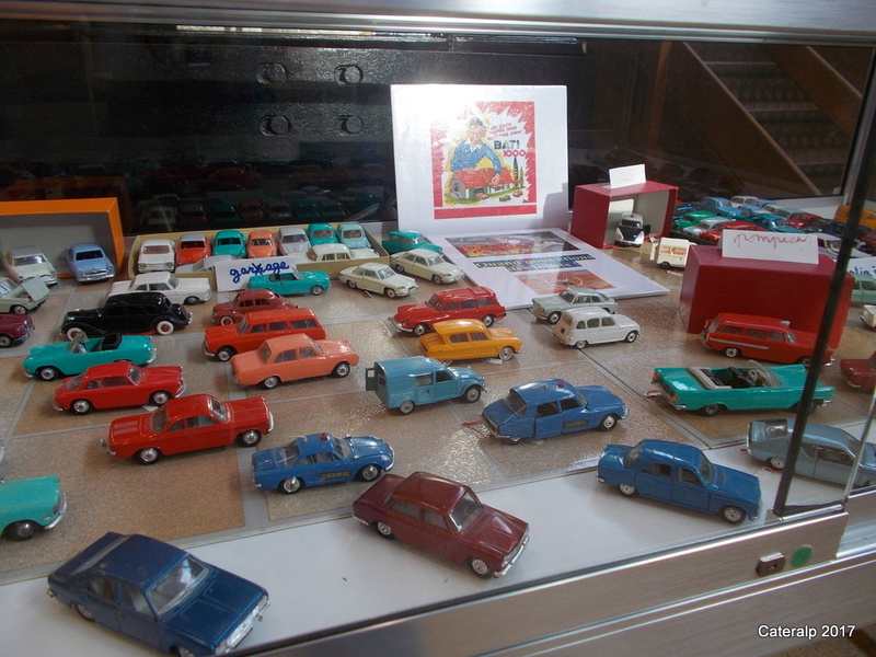 ROCHETAILLEE SUR SAÔNE (69) Compte rendu de l expo de petites NOREV au musée de l automobile en 2017 ... Rochet71