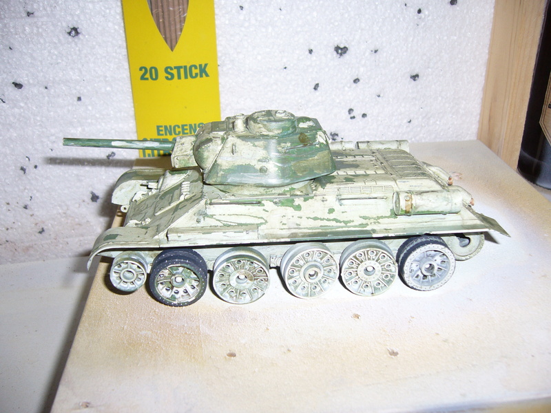 Char T34/76 + figs Tamiya 1/35 et tour. micro style design + dio patross  - Page 5 P1030923