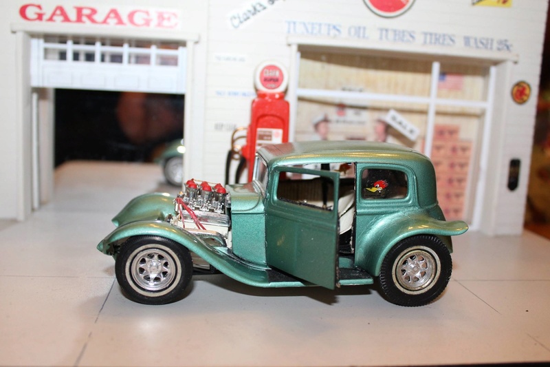 Vintage built automobile model kit survivor - Hot rod et Custom car maquettes montées anciennes - Page 7 15042010