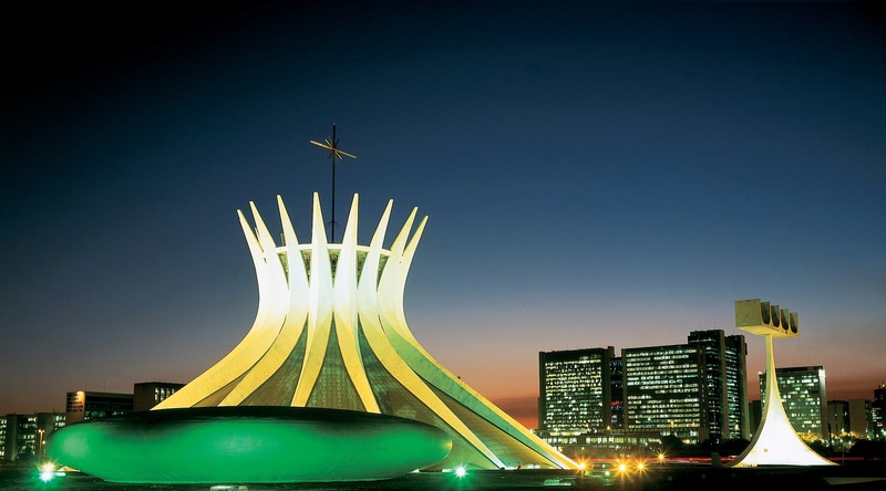 Brasilia (Brasil - Bresil) - Oscar Ribeiro de Almeida de Niemeyer Soares & Lucio Costa, Catedr10