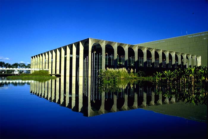 Brasilia (Brasil - Bresil) - Oscar Ribeiro de Almeida de Niemeyer Soares & Lucio Costa, Palc3a11