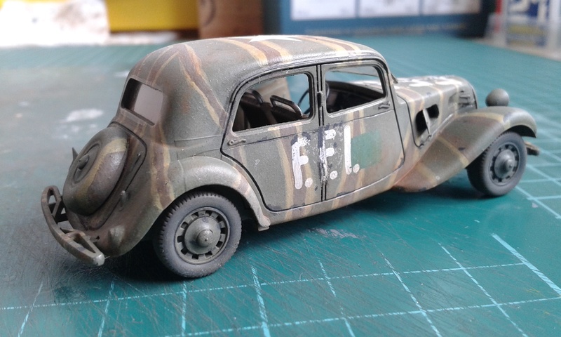  - Citroën Traction 11 cv - Tamiya - 1/48 - Page 13 20161141