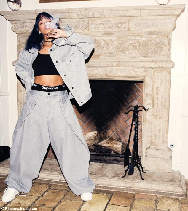 Rihanna released candid pictures on the internet showing post album anti studio pics 3c9d2c11