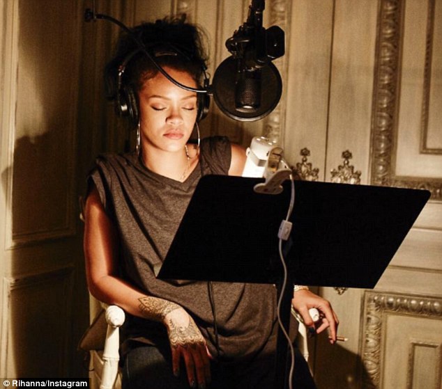 Rihanna released candid pictures on the internet showing post album anti studio pics 3c9d3810