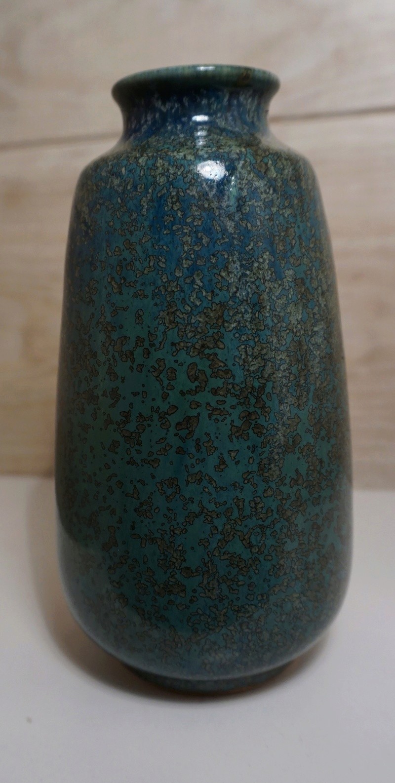 vase bleu à nucléations marqué d'un D en lettre anglaise à identifier Dsc00513