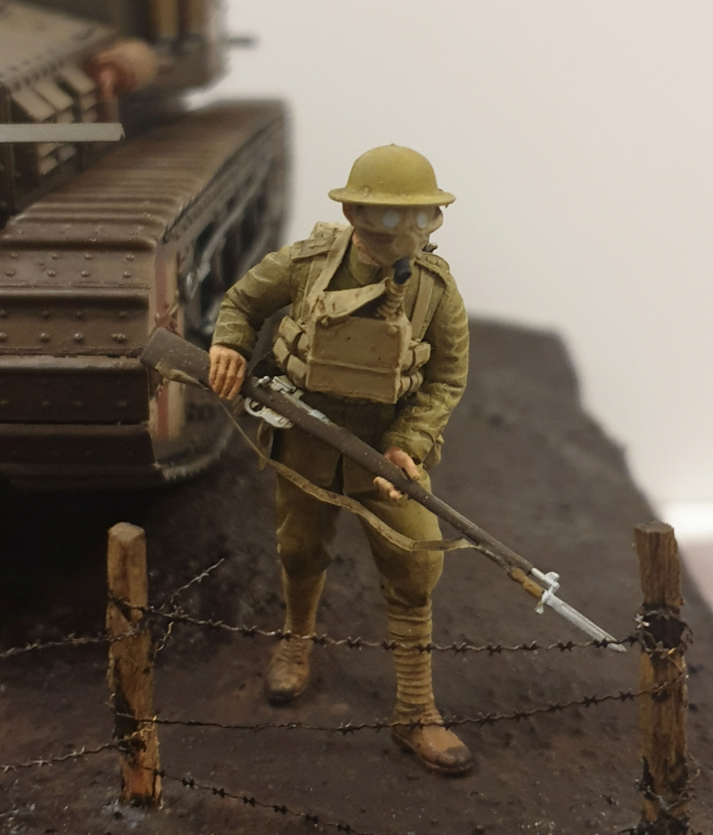 Mk.A Whippet + British Infantry with gas masks [1/35] Whippe12