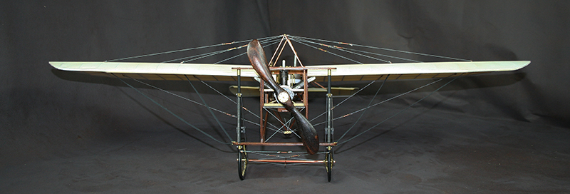 Blériot XI de 1909 - Amati 1/10è Img_2336