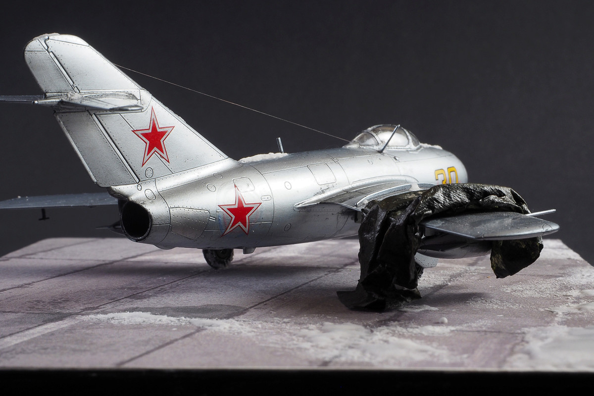 MiG-15bis 1/72 - Eduard Pc290226